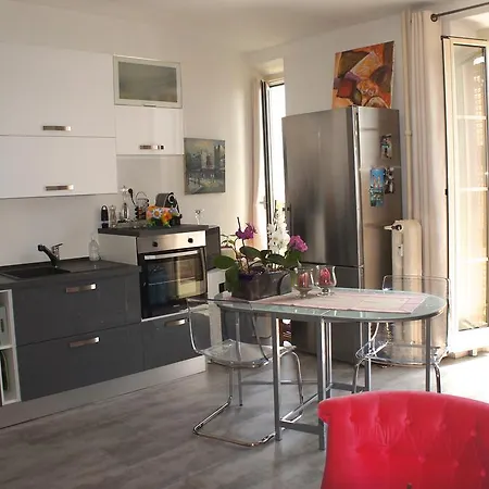 Le Louvre Apartment *